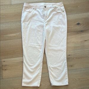 Chico's White Ankle Cropped Jeans
